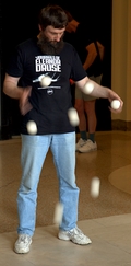 31juggle.jpg