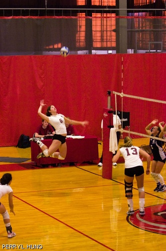 Kelsey K. Cappelle ’11 sets up a textbook spike against UMass-Dartmouth on Tuesday night. The Engineers won the match (30-20, 30-25, 30-19).