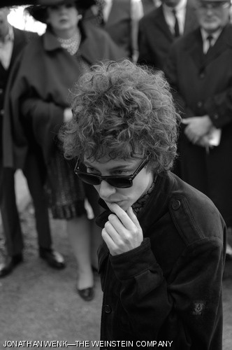 Cate Blanchett plays one of six incarnations of Bob Dylan in the movie “I’m Not There.”