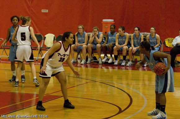 Defense takes charge as Aparna A. Sud ‘13 stands her ground against Mount Holyoke College on Jan. 16. The Engineers lost with a final score of 29-42.