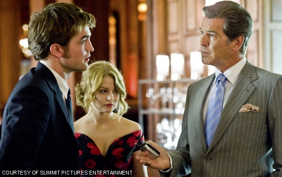 Remember Me is a surprisingly thought-provoking look at family tensions. Robert Pattinson shows he is more than a vampire.