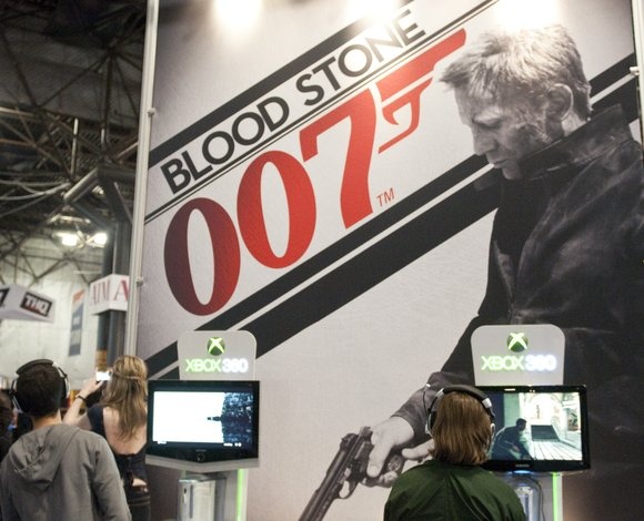 ON THE CROWDED SHOW FLOOR, LARGE DISPLAYS ARE KEY TO ATTRACTING THE ATTENTION OF PASSERSBY.