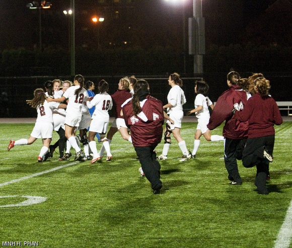 The women’s soccer team celebrates after defeating Wellesley College 3-1 during Tuesday’s NEWMAC quarterfinals game. The Engineers won 3-1 in a penalty shootout.