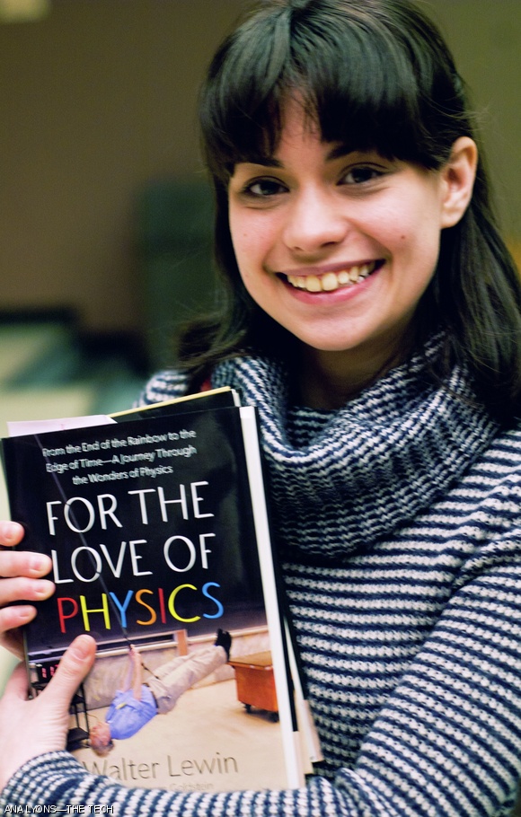 Lewin signed copies of his newly published book after his last lecture.