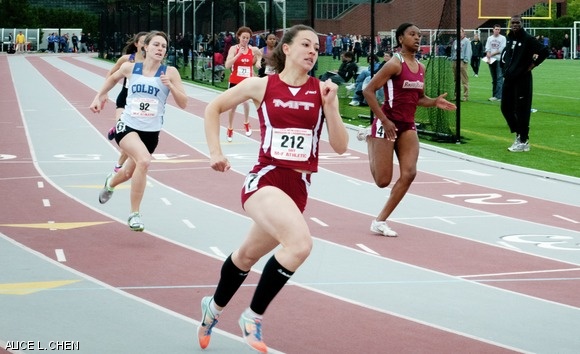 Jamie L. Simmons ‘12 finished second in the 400 meter dash with a time of 56.51.