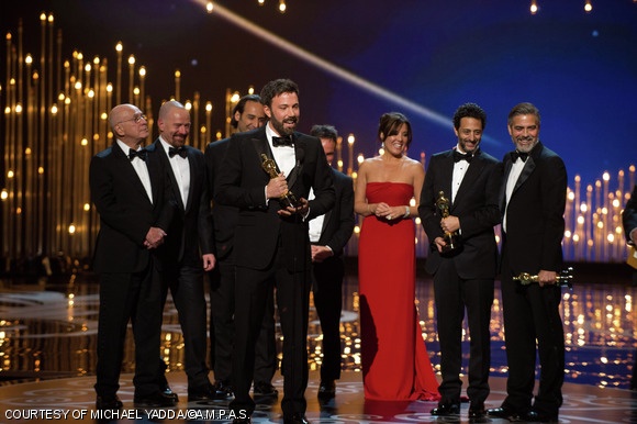 Alan Arkin, Bryan Cranston, Alexandre Desplat, Ben Affleck, Grant Heslov, and George Clooney accept the Oscar for Argo.