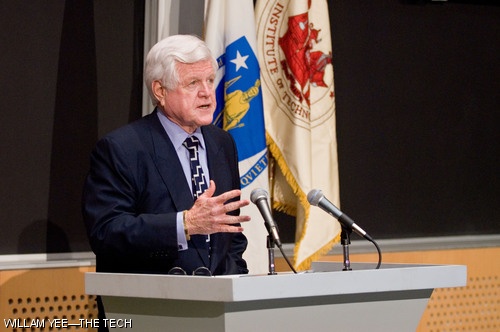 Senior Senator Edward Kennedy (D-MA), the 2007 Karl Taylor Compton Lecturer, discusses science and public policy in a filled Kirsch Auditorium on Friday, April 13.