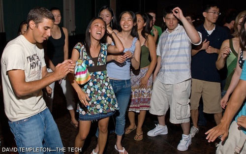 Freshmen groove at the Dance Party Orientation event Saturday evening in La Sala de Puerto Rico in the Student Center.