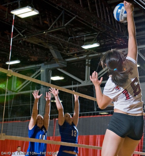 Outside/middle hitter Jennifer Li ’11 slams a spike during MIT’s 3-0 semifinal win against the U.S. Coast Guard Academy on Friday afternoon in Rockwell Cage.
