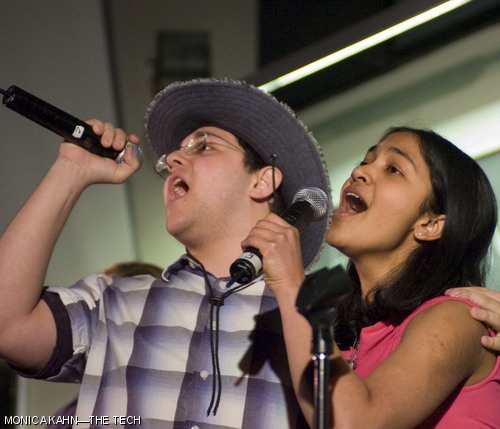 Michael Borohovski ’09 and Amudha Panneerselvam ’10 sing “Gone” by Ben Folds Five at Resonance’s annual spring concert on May 2 in 34-101.