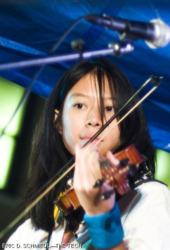 Violinist Paula M. Te ’11 of Supa Dupa plays at the WMBR and EC ConcertComm joint production Fred Fest ’08 in the East Campus courtyard on Saturday evening.