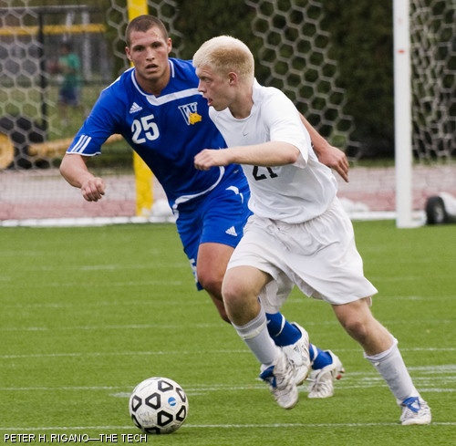 Peter Bojo ’11 defends the ball against Wheaton midfielder Jake Wagner during Saturday’s men’s soccer game at Steinbrenner Stadium. The Engineers tied Wheaton College in a scoreless game to leave them 14-1-2 overall.