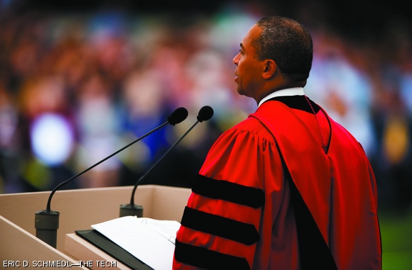 Massachusetts Governor Deval Patrick speaks to graduating students at MIT’s 2009 Commencement exercises on June 5, 2009 in Killian Court. Visit http://tech.mit.edu/V129/N27/commencement/livephoto.html for additional photos of Commencement.