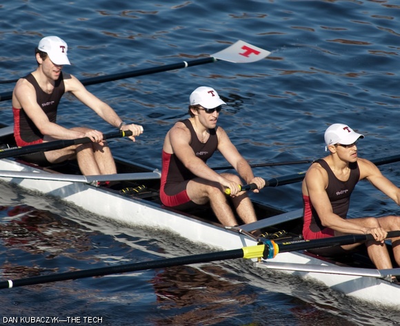 The varsity men’s lightweight crew passes the halfway point in Saturday’s 2K race against Dartmouth and Penn. The Engineers lost ground in the second 1,000 meters, finishing in third place.