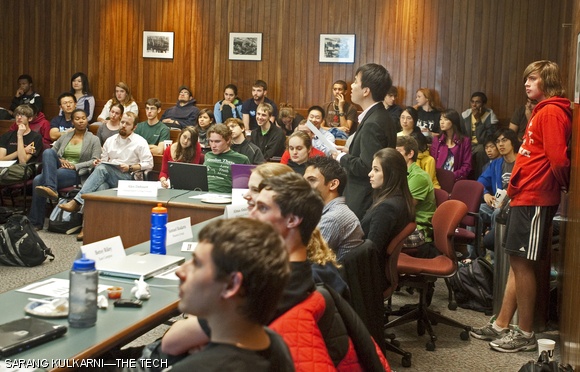 At an emergency Undergraduate Association meeting on Wednesday, students and senators discuss the proposed mandatory dining plan for fall 2011. A survey conducted by the UA showed that a significant number of students are opposed to the new dining plan.