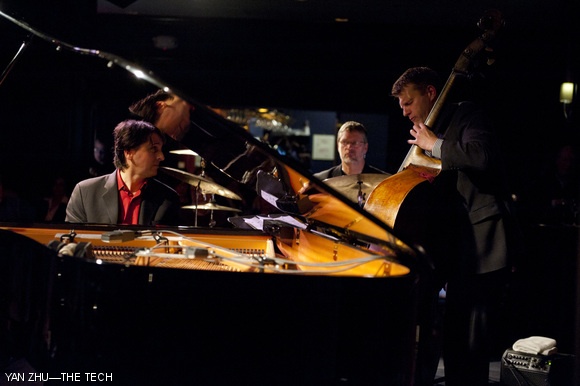 Tamir Hendelman, Israeli jazz musician, performed at Sculler’s Jazz Club last Thursday with Tim Horner on drums and Martin Wind on bass.