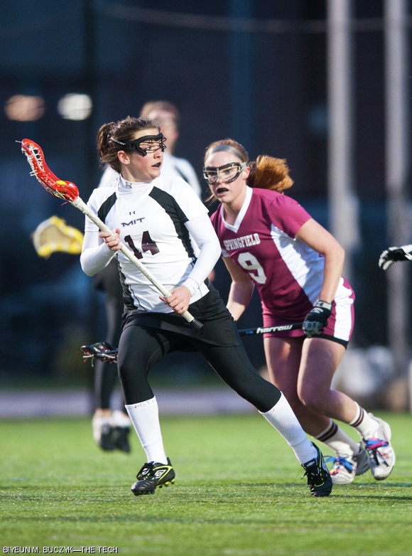 Kelly Duncan ’11 weaves through Springfield College’s defense during the Women’s Lacrosse game this past Saturday. Springfield defeated MIT 15-9.