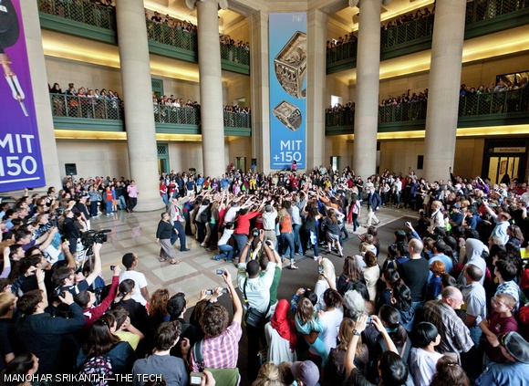 At noon on Saturday, an organized “flash mob” convened in Lobby 7, singing and dancing to a selection of pop and dance music. The flash mob required advance sign-up and rehearsal attendance.