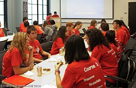 Incoming freshmen take advantage of fun opportunities to use high tech, expensive equipment such as laser printers in the Discover Materials Science and Engineering Pre-Orientation program.