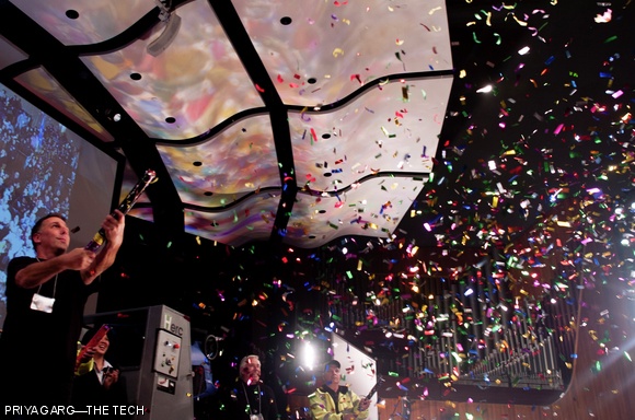 To conclude the event, 2.009 staff exploded cannons of confetti into the crowd.