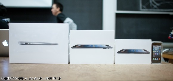 Prizes for winning teams included Apple MacBooks, iPads, and iPods.
