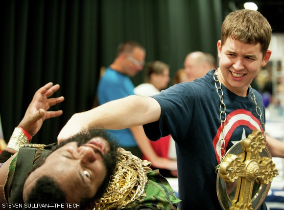 Steve Sullivan ’15 (a Tech cartoonist) poses with a Mr. T cosplayer at Boston Comic Con.
