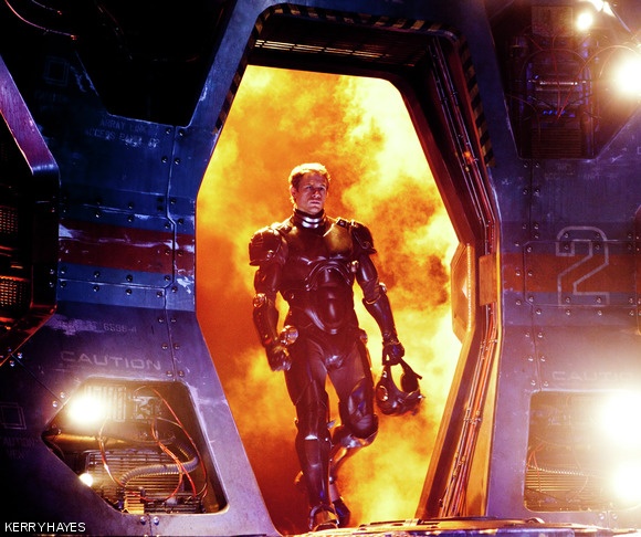 Raleigh Beckett (Charlie Hunnam) in Pacific Rim.