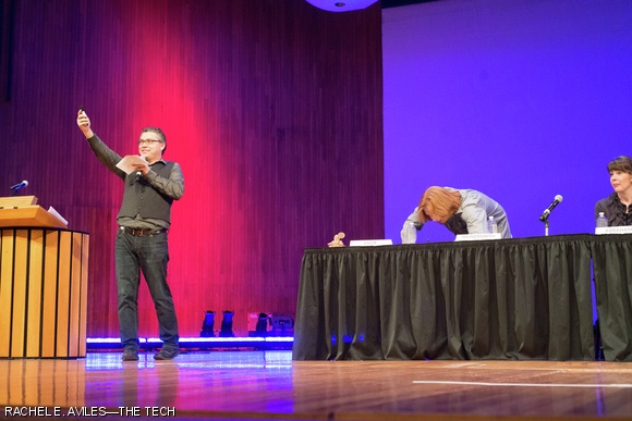 At the first Festival of Bad Ad Hoc Hypotheses, Emcee Ben Lillie uses a decibel meter to gauge the audience reaction to each presentation. Zach Wienersmith, the cartoonist of the popular web comic Saturday Morning Breakfast Cereal, combines this reading with the judges scores to select the winner. Held in Kresge Auditorium, this event judged contestants’s ability to present their incorrect but well reasoned hypothesis about evolutionary theory.