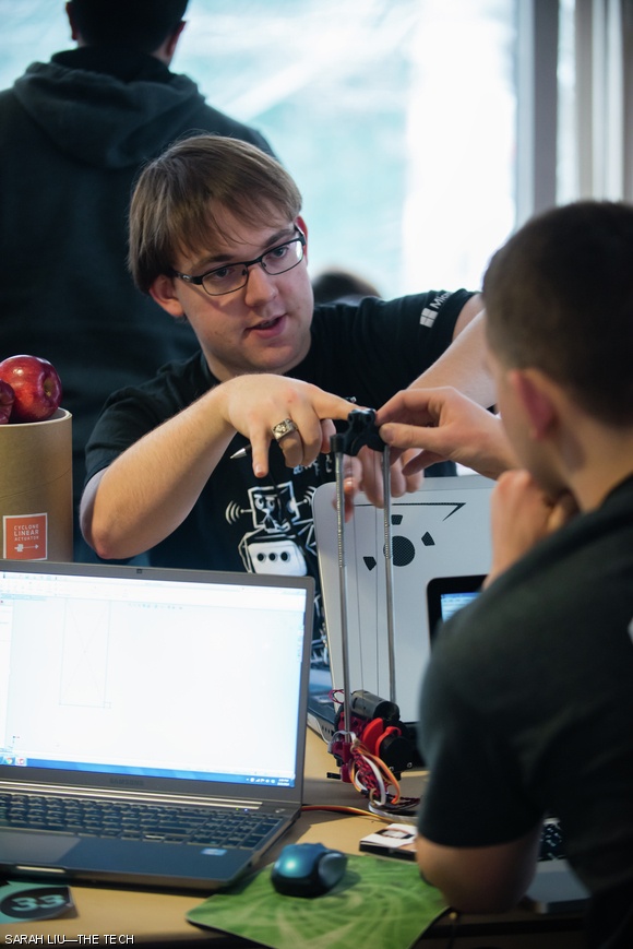Ryan J. Fish ‘15 discusses how to mount a knife to a linear actuator in order to make a banana slicer.