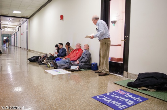 Following MIT’s decision not to divest its endowment from fossil fuel companies, the student group Fossil Free MIT organized a 24/7 sit-in outside President L. Rafael Reif’s office.